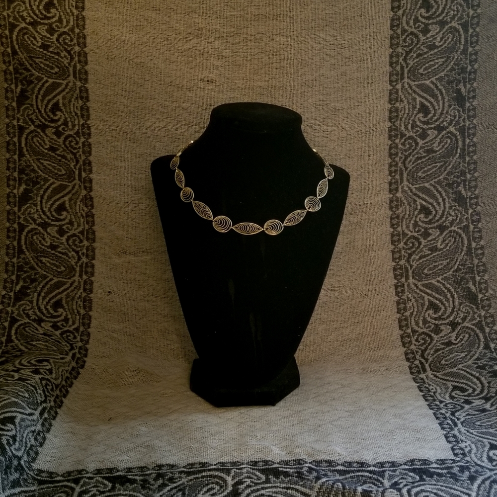 Bronze feathered necklace choker